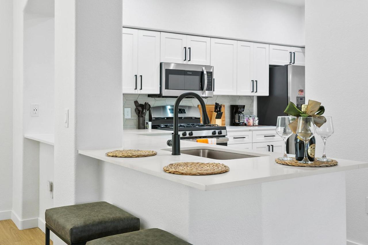 Cozysuites Glendale By The Stadium With Pool 03 Exterior foto